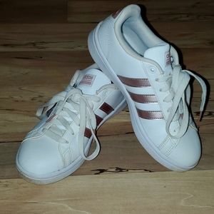 Adidas tennis shoes